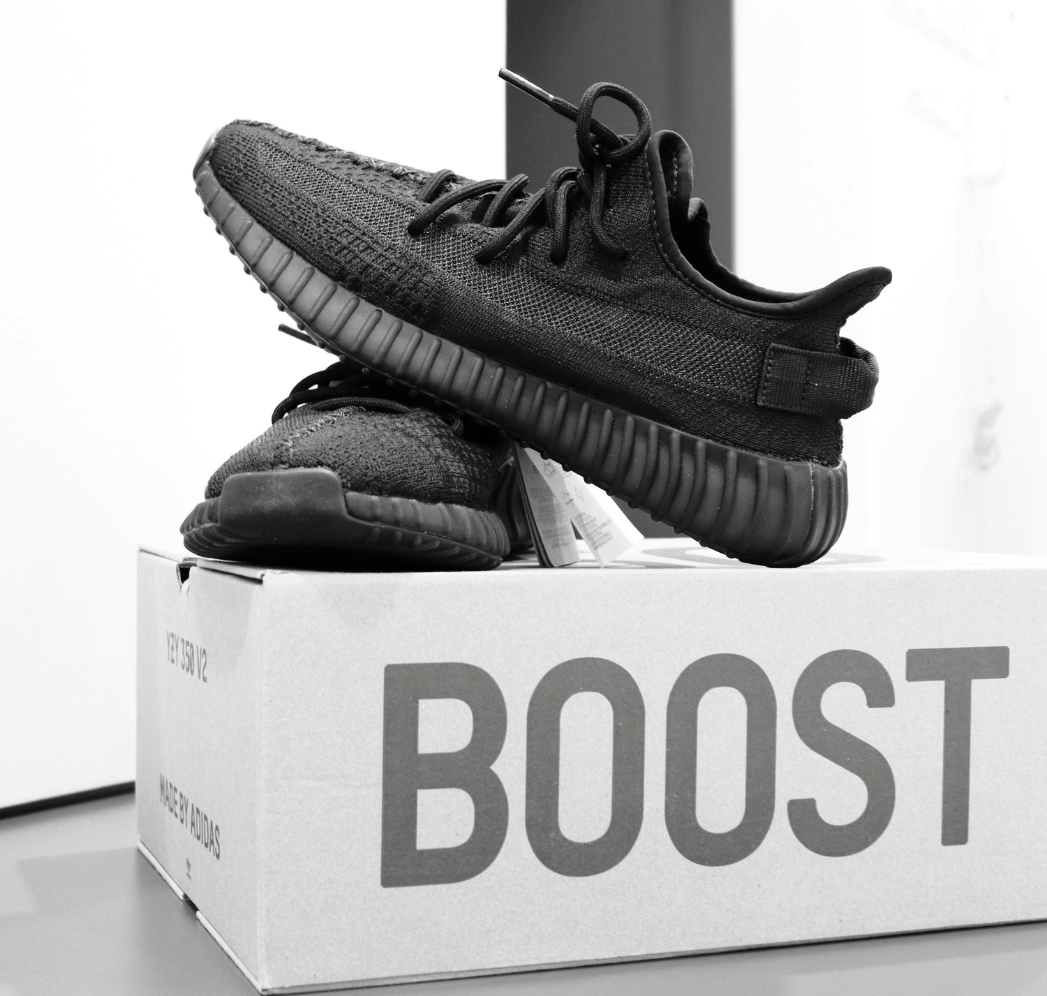 ADIDAS YEEZY BOOST 350 V2